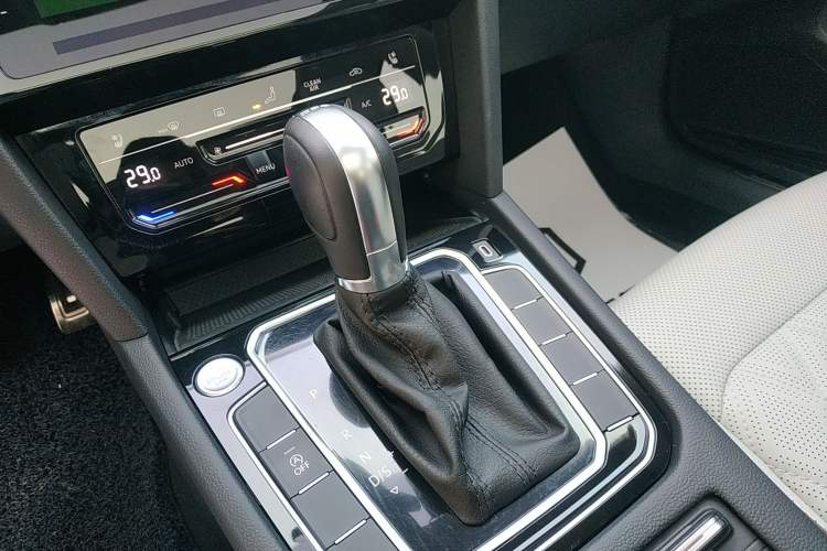 Used Volkswagen Magotan 2023 2 Million Units Commemorative Edition 330TSI DSG Luxury Version
