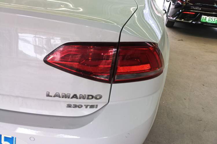 Used Volkswagen Lamando 2018 230TSI DSG Fashion Edition
