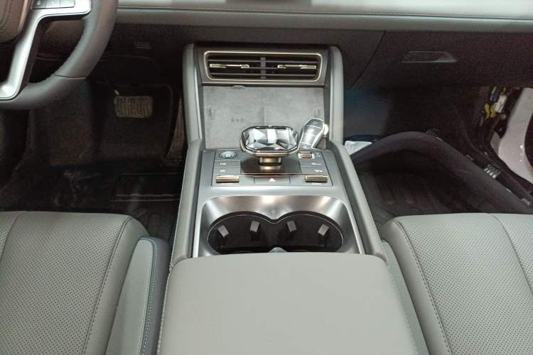 Used BYD Qin L 2025 DM-i Smart Drive 120KM Superior Model
