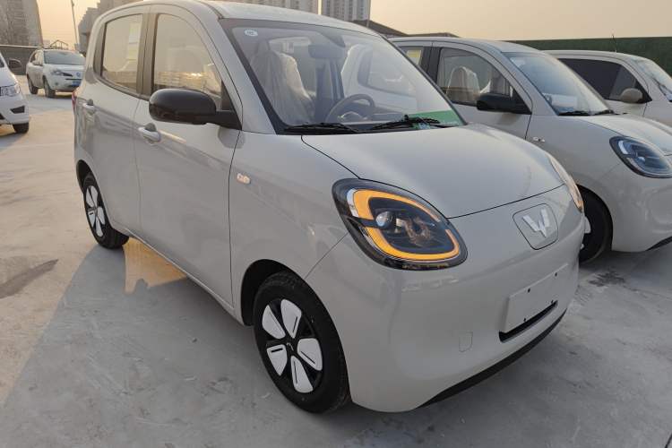 Used Wuling Hongguang MINIEV 2025 Four-Door Version Advanced Edition
