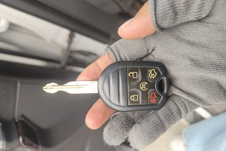 Used Ford Explorer 2013 3.5L Deluxe Model
