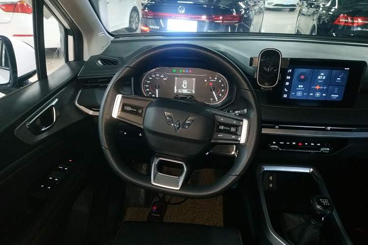 Used Wuling Jiachen 2022 1.5T Manual Light Enjoyment Dynamic Version
