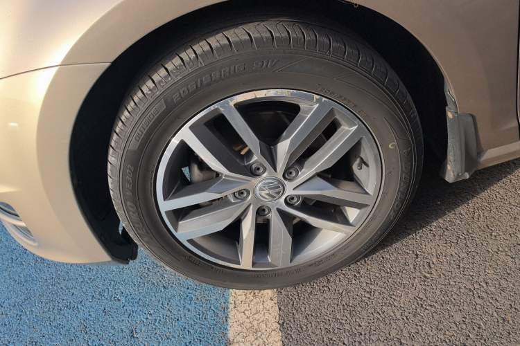 Used Volkswagen Golf 2016 230TSI Automatic Luxury Version
