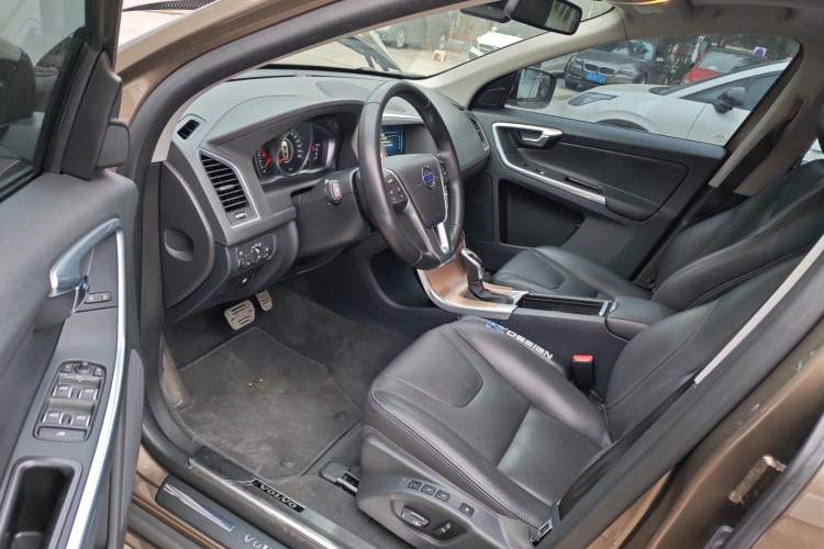 Used Volvo XC60 2017 T5 Smart Upgrade Edition