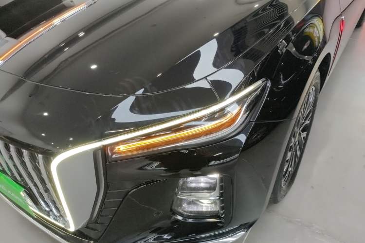 Used Hongqi H5 2025 2.0T Automatic Flag Edition – 500 000 Units Commemorative Version
