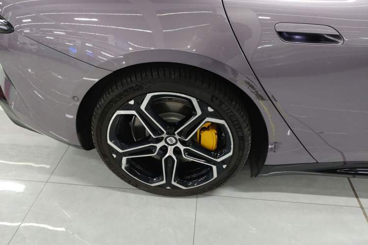 Used  SU7 2024 Rear-Drive Long-Range Intelligent Driving Version
