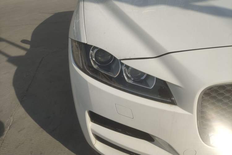 Used Jaguar F-PACE 2016 2.0T Two-Wheel Drive Urban Luxury Edition