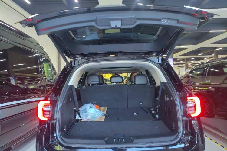 Used Ford Explorer 2023 EcoBoost 285 Four-Wheel Drive Titanium Edition 7-Seater
