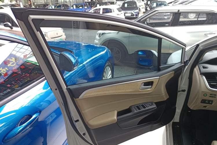 Used Honda Jade 2016 1.8L Automatic Comfort Elite Version 5 Seats
