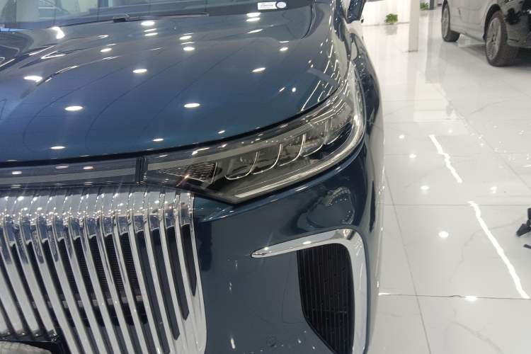 Used VOYAH Dream 2025 PHEV Four-Wheel-Drive Flagship Kunpeng Edition
