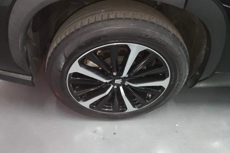 Used Toyota Crown Land Cruiser 2021 2.5L HEV Four-Wheel Drive Flagship Edition
