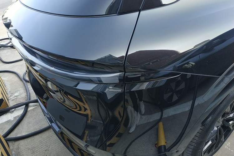 Used Zeekr 7X 2025 100 kWh Long-Range Rear-Wheel Drive with Intelligent Driving Features
