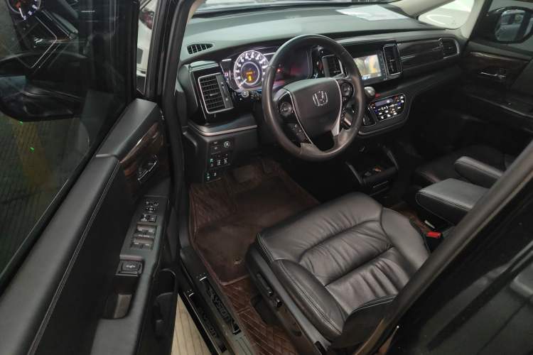 Used Honda Elysion 2016 2.4L Supreme Edition
