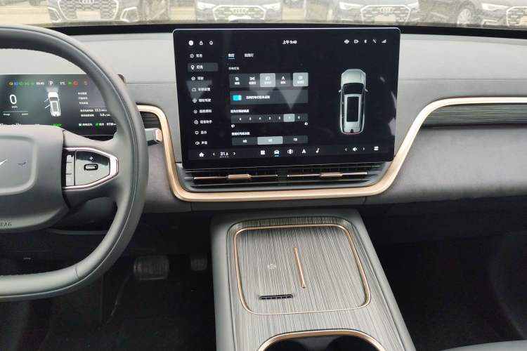 Used  eπ008 2024 210Max Range-Extended Version 6 Seats