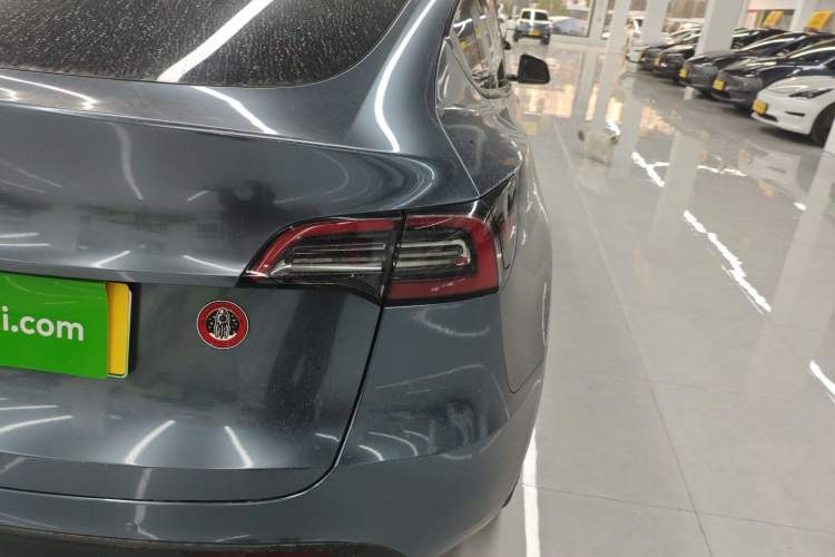 Used Tesla Model Y 2022 Long-Range All-Wheel-Drive Version
