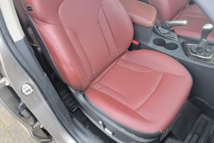 Used Zotye T600 2015 Family Edition 2.0T Manual Luxury Version