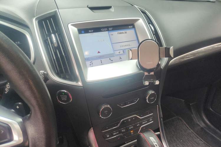 Used Ford Edge 2016 EcoBoost 245 Four-Wheel Drive Titanium Edition 7-Seater
