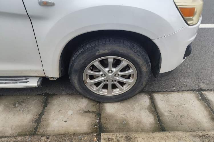 Used Mitsubishi ASX 2013 2.0L CVT Two-Wheel Drive Elite Edition
