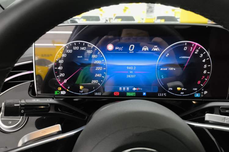 Used Mercedes-Benz E-Class New Energy 2024 E 350 e L Plug-in Hybrid Sedan
