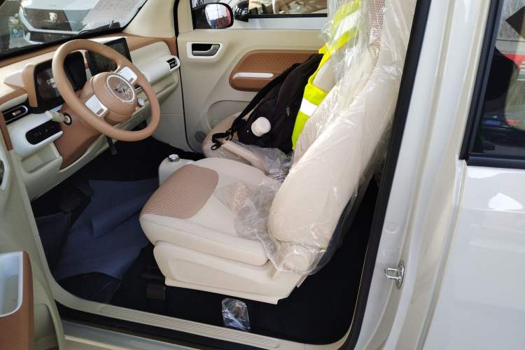 Used Wuling Hongguang MINIEV 2024 3rd Generation 215km Youth Edition
