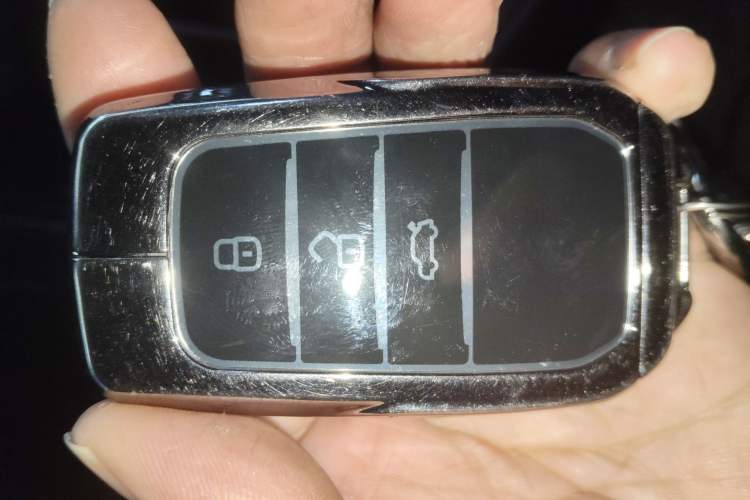 Used Toyota RAV4 2016 2.0L CVT Two-Wheel Drive Fashion Edition China V Standard
