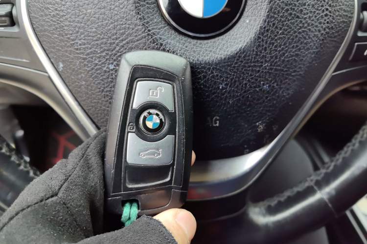 TDK.VehicleDetails.img