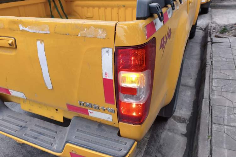 Used Isuzu JLM 2020 2.4T 4x4 Gasoline Leading-Edge GuoVI Ruimai S Standard Wheelbase 4K22D4T
