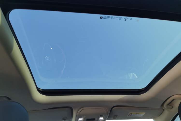 Used Buick Envision 2022 Facelift Encore S 652T Two-Wheel-Drive Luxury Model
