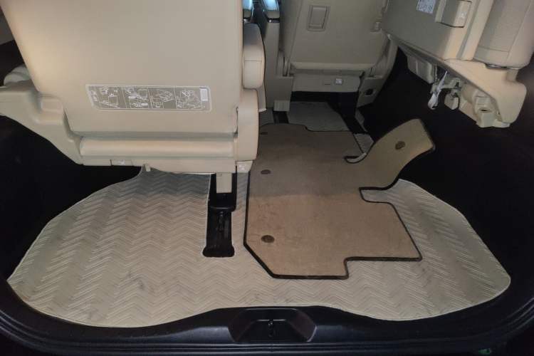 Used Toyota Alphard 2020 Dual-Engine 2.5L Luxury Edition
