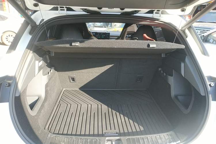 Used Lynk & Co 06 2023 Remix 1.5T Dynamic Halo
