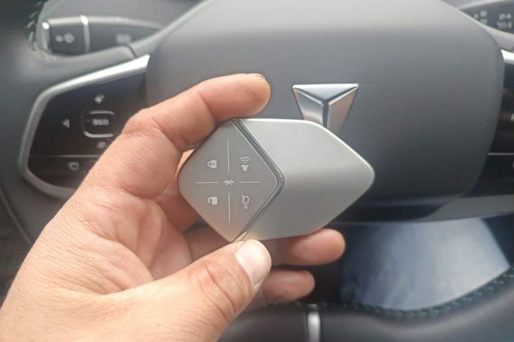 Used  SL03 2023 200Max Range-Extended Version
