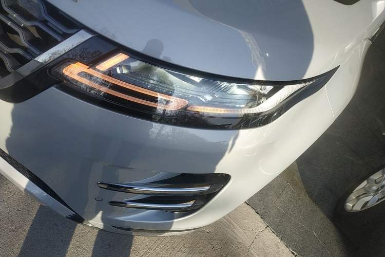 Used Land Rover Range Rover Evoque 2021 Range Rover Velar 249 PS R-Dynamic S Performance Edition
