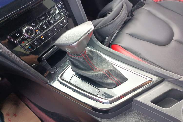 Used Venucia D60 2018 1.6L CVT Smart Connect Elite Edition
