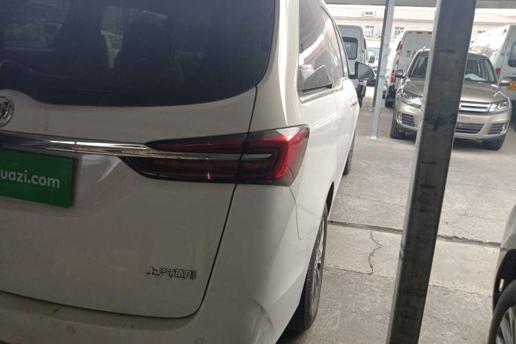 Used Buick GL8 2023 Facelifted Land Cruiser Executive Luxury Version