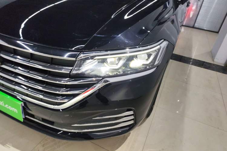 Used Volkswagen Viloran 2023 380TSI Prestige Edition
