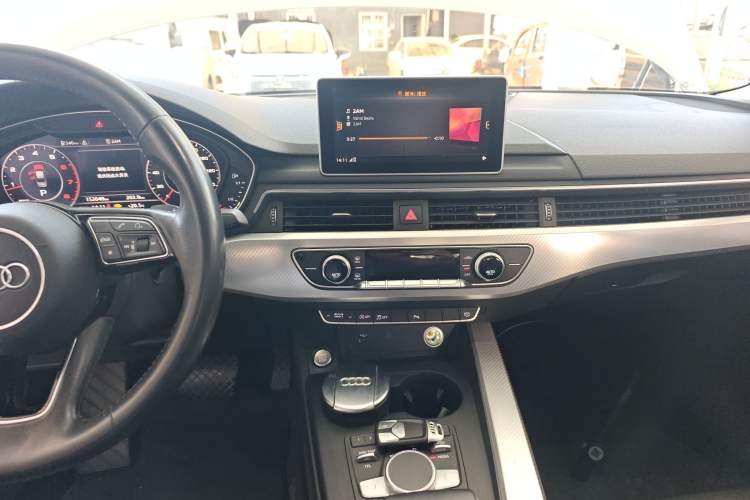 Used Audi A4L 2018 30th Anniversary Edition 40 TFSI Fashion Model