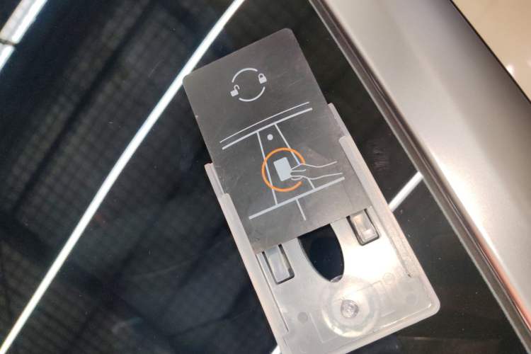 Used Tesla Model Y 2025 Rear-Wheel-Drive Version
