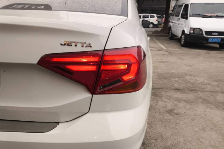 Used Volkswagen Jetta 2017 1.4L Manual Fashion Edition