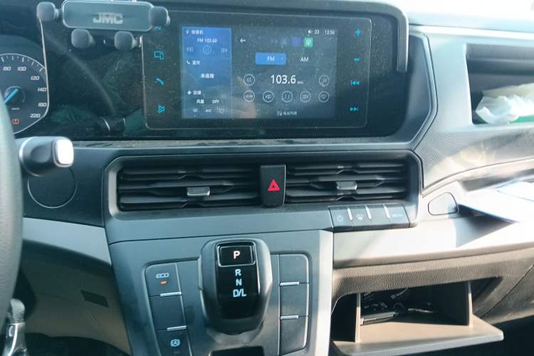 Used Ford Transit 2023 2.0T Diesel Automatic Multi-Purpose Commercial Vehicle Mid-Frame Mid-Roof 5/6 Seats