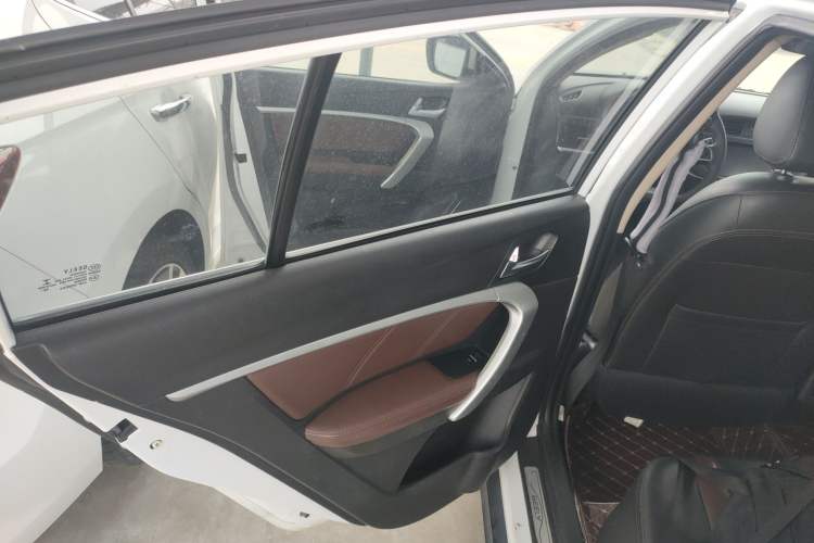 Used Geely Auto Emgrand 2017 Hatchback RS Million Edition 1.5L Manual Upward Version
