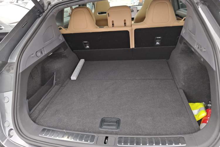 Used Hima Luxeed R7 2024 All-Electric 736 km Ultra
