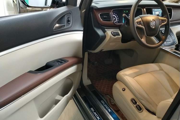 Used Buick GL8 2018 28T Comfort Model China VI Standard