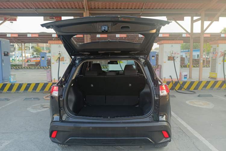 Used Toyota Corolla Cross 2023 Dual-Motor 2.0L Pioneer Edition
