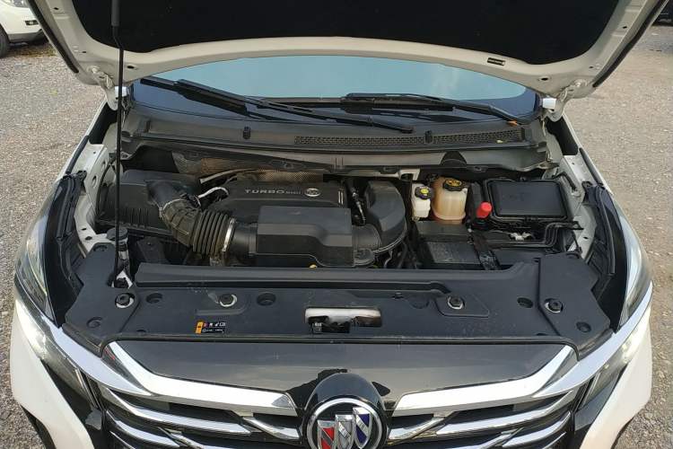 Used Buick GL8 2023 Land Executive Class 652T Luxury Model
