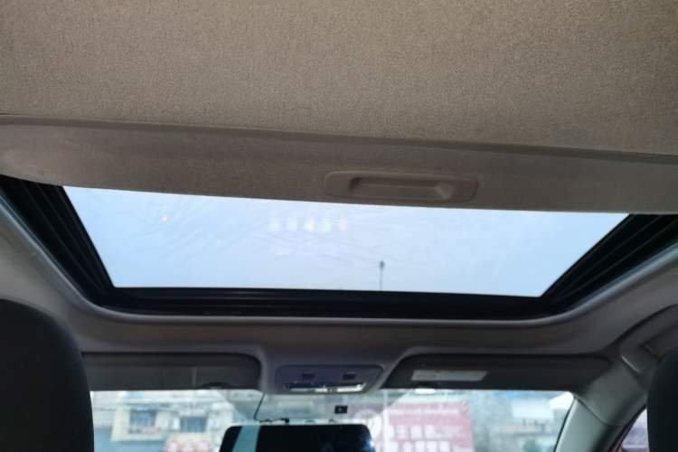 Used Toyota YARiS L 2016 Revised Version 1.5G CVT with Dynamic Sunroof
