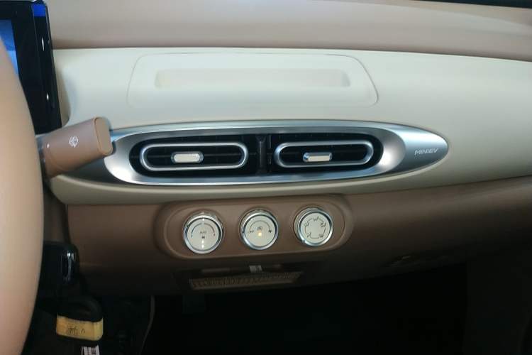 Used Wuling Hongguang MINIEV 2025 Four-Door Version Advanced Edition
