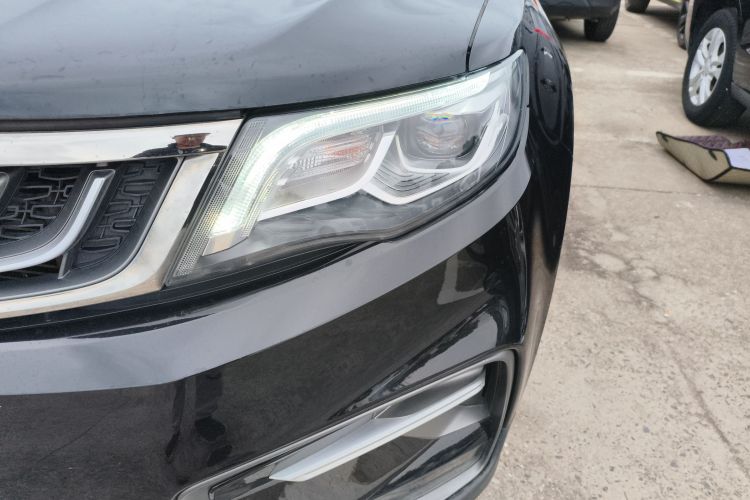 Used Geely Auto Emgrand X7 Sport 2018 1.8TD Automatic Two-Wheel Drive Smart Connect 4G Internet Edition
