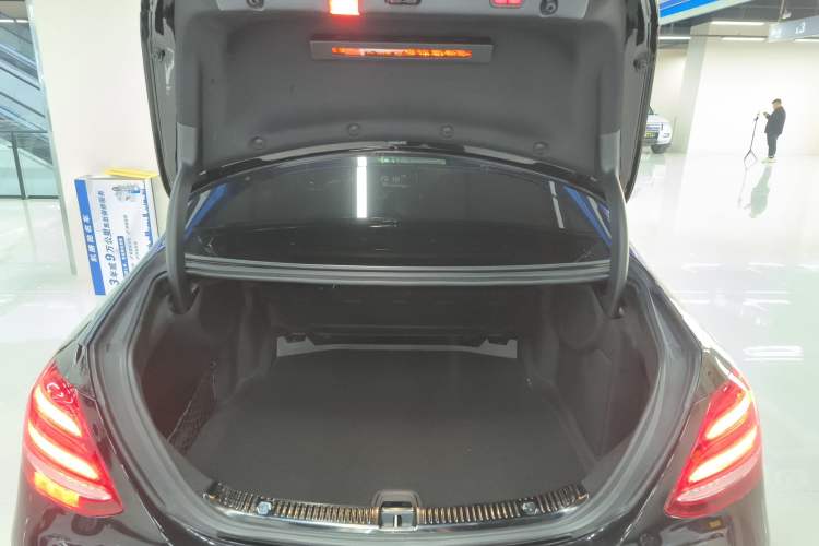 Used Mercedes-Benz E-Class 2019 E 300 L Luxury Model
