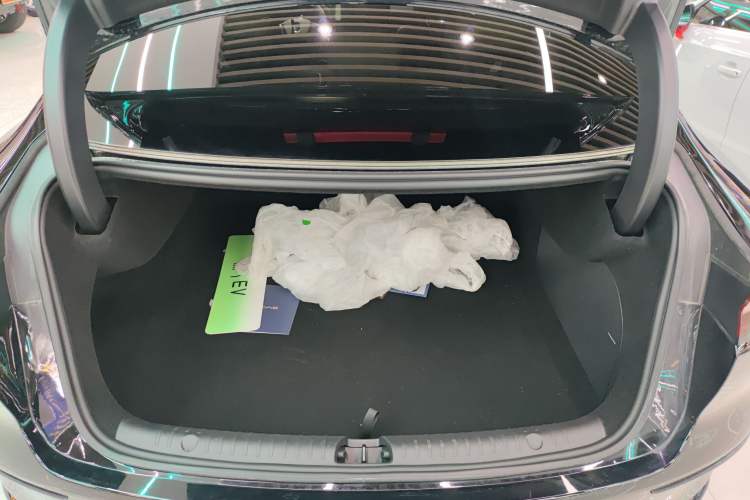 Used BYD Han 2025 EV with 701 km of Laser Radar-Enabled Intelligent Driving
