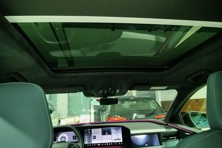 Used Audi Q6L e-tron 
